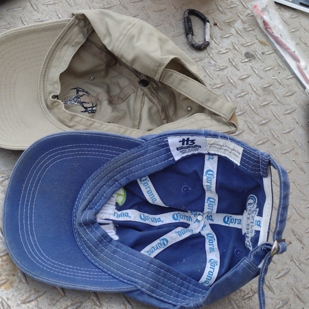 Ballcaps - Picture 2 of 3